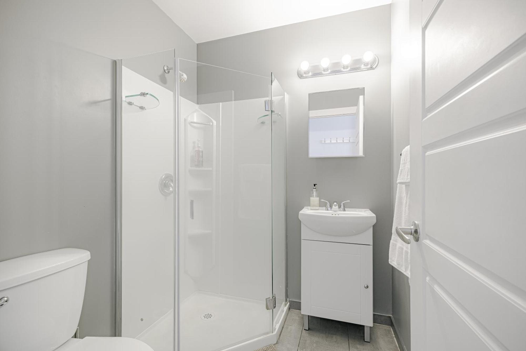 Homa Homestay Hotel By Olympic Stadium Montreal Auberge-Hostel Exterior foto